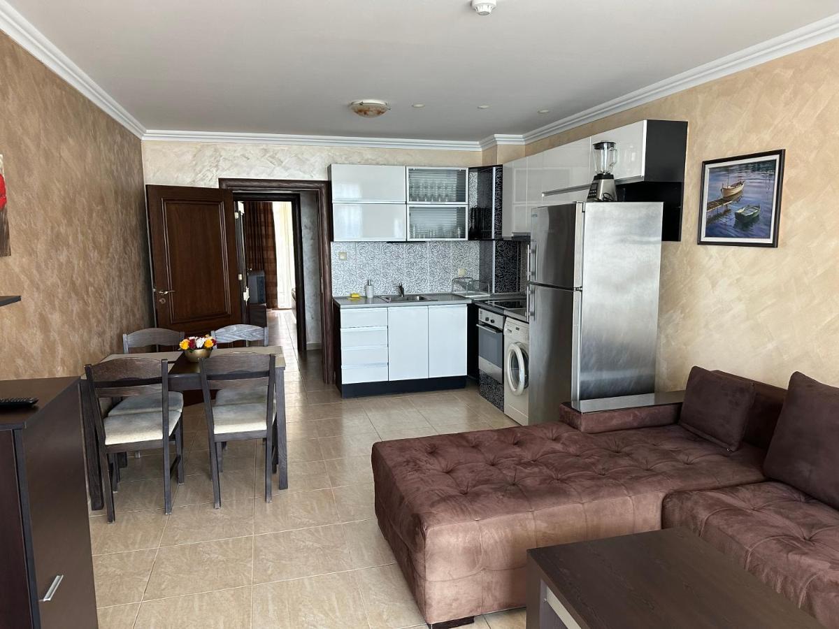 Bademite Apartments Sveti Vlas Eksteriør bilde